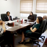 رئيس غرفة تجارة وصناعة محافظة بيت لحم والسفير السريلانكي يناقشان سُبل التعاون في مجالات التدريب والمعارض التجارية
