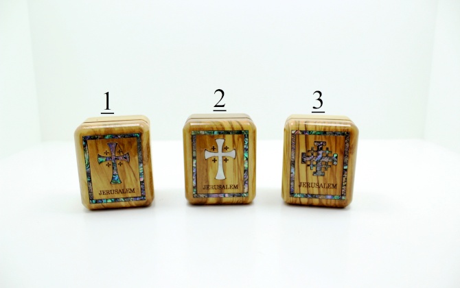 علبة خشب مع صدف