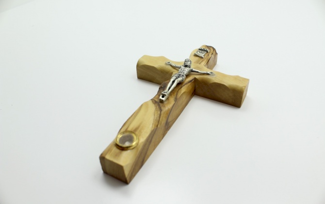 صليب لاتيني 12