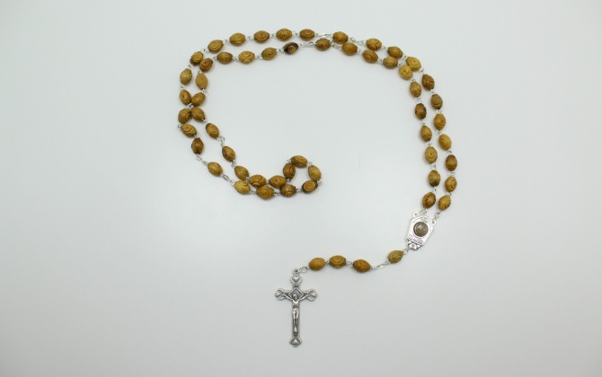 Rosary 7*9mm carved beads oval with earth center