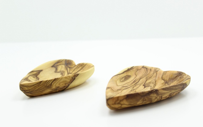 طقم صحون على شكل قلب