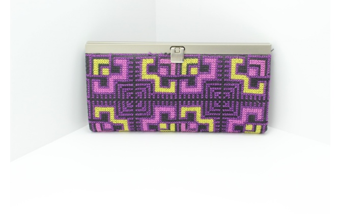 محفظة مطرز كبس