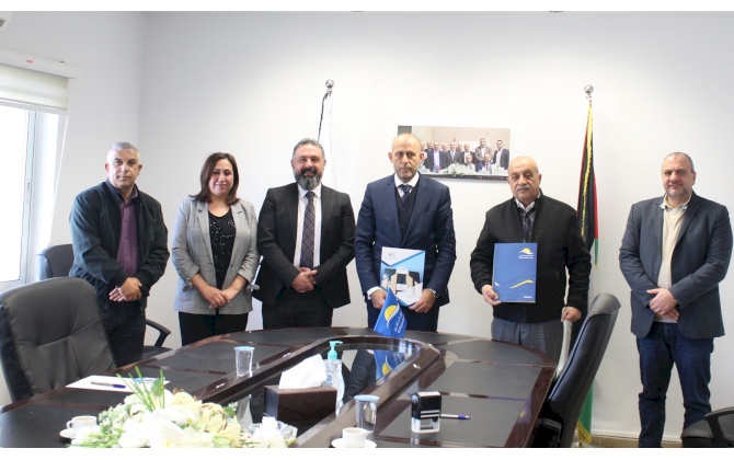 Bethlehem Chamber of Commerce and Industry and Al-Mashreq Insurance Company sign a general insurance agreement