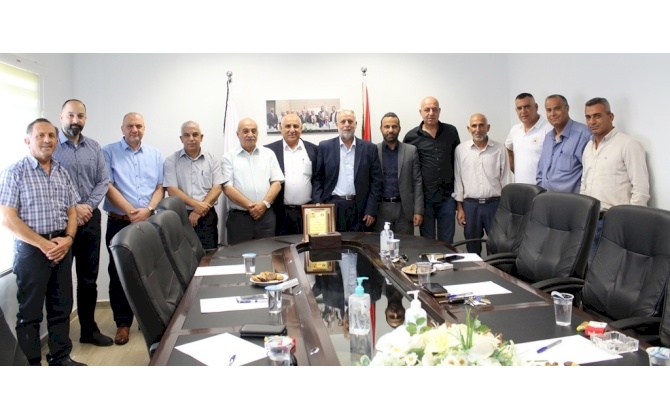 A group of Businessmen from Bethlehem Eastern urbans visit Bethlehem chamber of commerce to honor its work in serving the local community