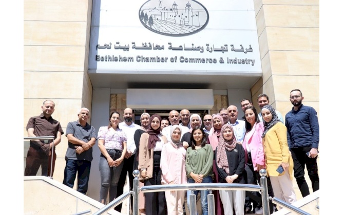 A graphic design and photoshop training was carried out for the coordinators of vocational and technical training units in the Palestinian Chambers of Commerce, Industry and Agriculture, with the support of Cologne Chamber of Crafts project at the headqua