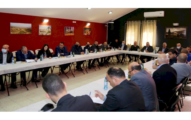The Board of directors at Bethlehem Chamber of Commerce and Industry meets the Palestinian Minister of Finance