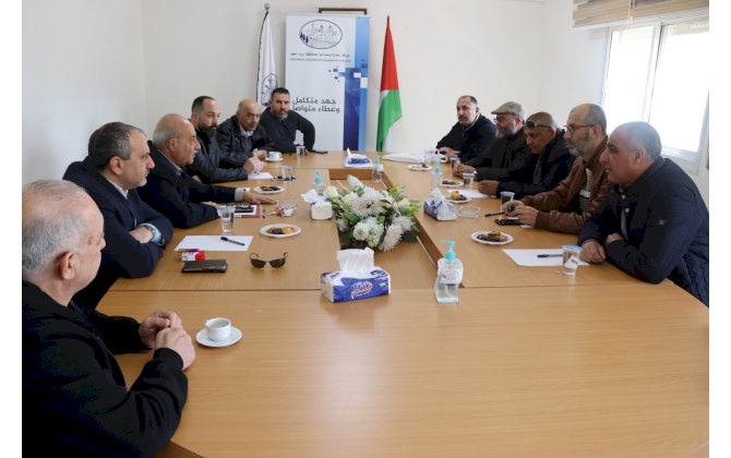 The Palestinian Prisoners Society honors Bethlehem Chamber of Commerce and Industry