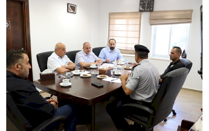 Bethlehem Chamber of Commerce and Industry discusses ways of joint cooperation with the Civil Defense