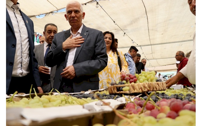 افتتاح سوق العنب والمنتجات النسوية الرابع في مدينة الخضر