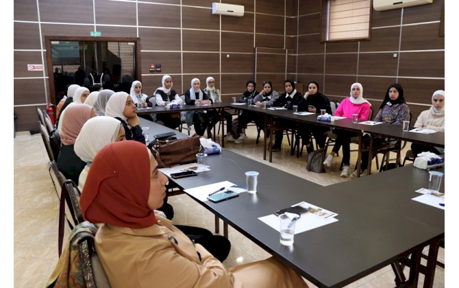 Bethlehem Chamber of Commerce and Industry receives a group of students from Nahalin Secondary School for Girls