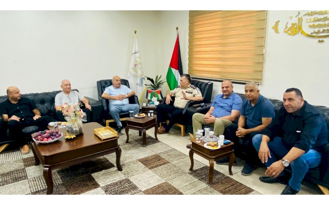 Bethlehem Chamber of Commerce and Industry and the Customs police in the governorate discuss ways of joint cooperation