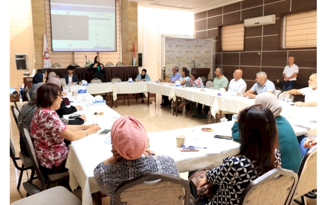 Bethlehem Chamber of Commerce and Industry holds an awareness session on the services of Monshati and Estidama Fund
