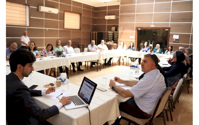 Bethlehem Chamber of Commerce and Industry holds an awareness session on the services of Monshati and Estidama Fund