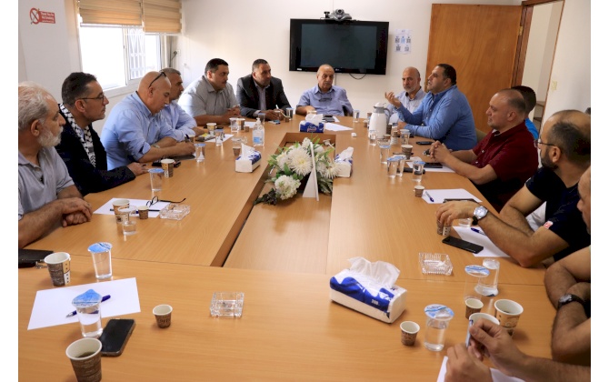 Bethlehem Chamber of Commerce and Industry organized a meeting with food importers and traders within the governorate