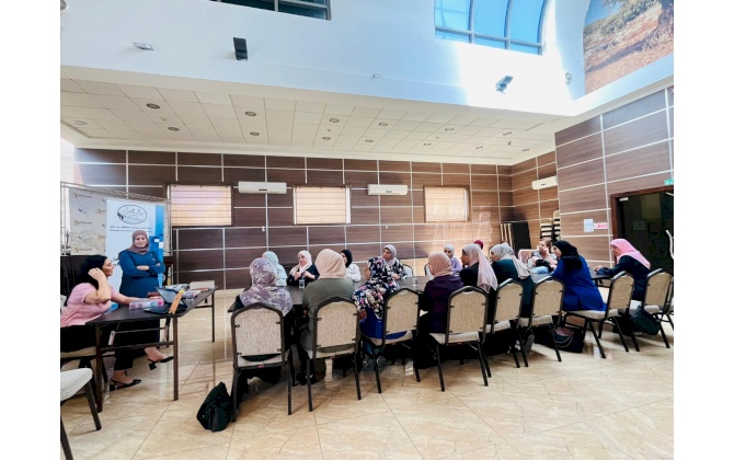 غرفة تجارة وصناعة مُحافظة بيت لحم بالتعاون مع مؤسسة دالية تنظم ورشة عمل تخصصية للتطريز على الجلد