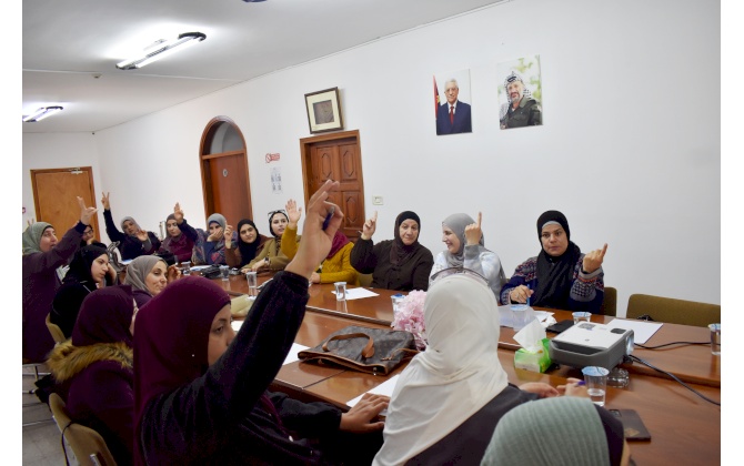 غرفة تجارة وصناعة بيت لحم تنهي برنامجاً تدريبياً مكثفاً حول مهارات القيادة لصاحبات المشاريع النسائية