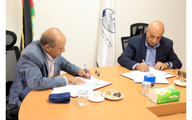 توقيع مذكرة تعاون بين غرفة تجارة وصناعة محافظة بيت لحم و معهد الأبحاث التطبيقية – القدس ( أريج ) لتطوير العمل المشترك مع القطاع الخاص