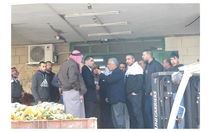 اللجنة التجارية في غرفة تجارة وصناعة محافظة بيت لحم تزور السوق المركزي للمحافظة