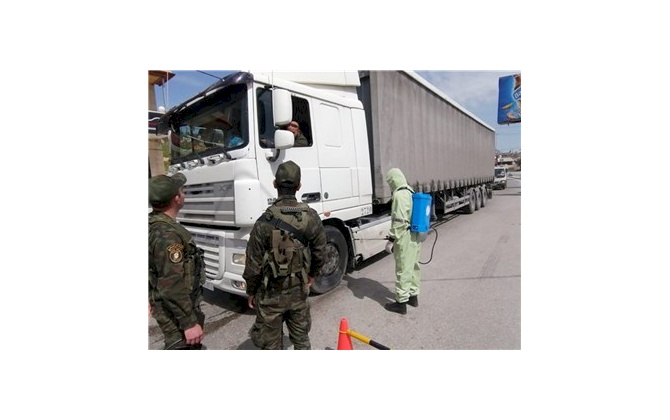 غرفة تجارة و صناعة محافظة بيت لحم تقوم بتعقيم الشاحنات في المحافظة