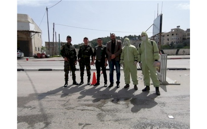 غرفة تجارة و صناعة محافظة بيت لحم تقوم بتعقيم الشاحنات في المحافظة