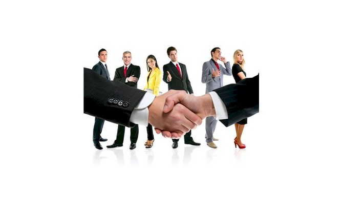 دورة تدريبية بعنوان : مهارات الاتيكيت و البروتوكول و فن التعامل مع الجمهور في بيئة العمل